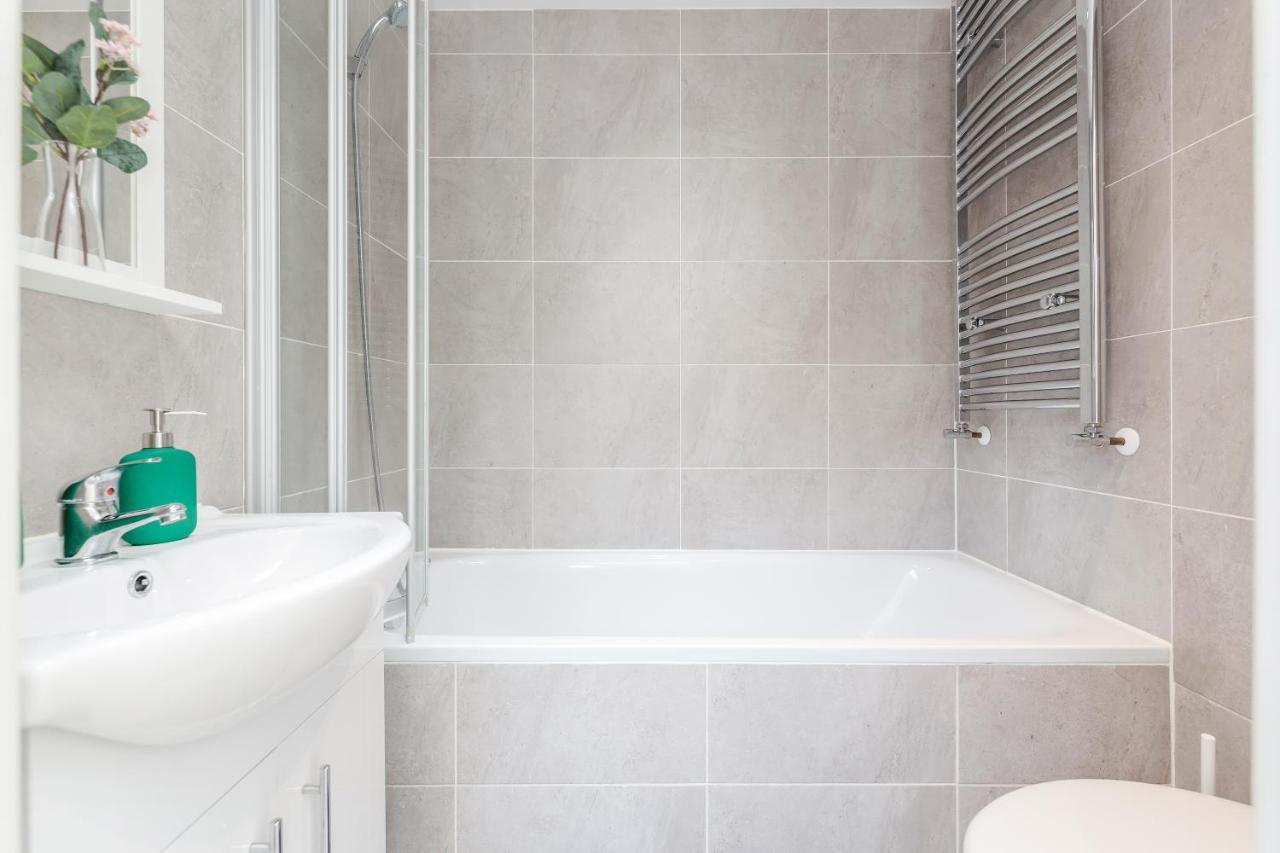 2 Bedrooms Serviced Apartment Excel Exhibition Centre, O2 Arena, Stratford Olympic City, Forest Gate, Central Londra Dış mekan fotoğraf