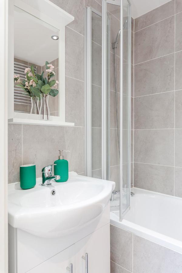 2 Bedrooms Serviced Apartment Excel Exhibition Centre, O2 Arena, Stratford Olympic City, Forest Gate, Central Londra Dış mekan fotoğraf